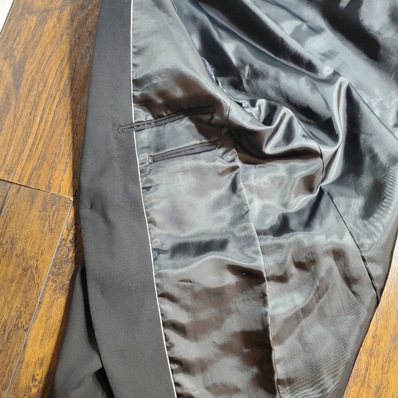 Theory men’s 40R black suit coat - Picture 10 of 11